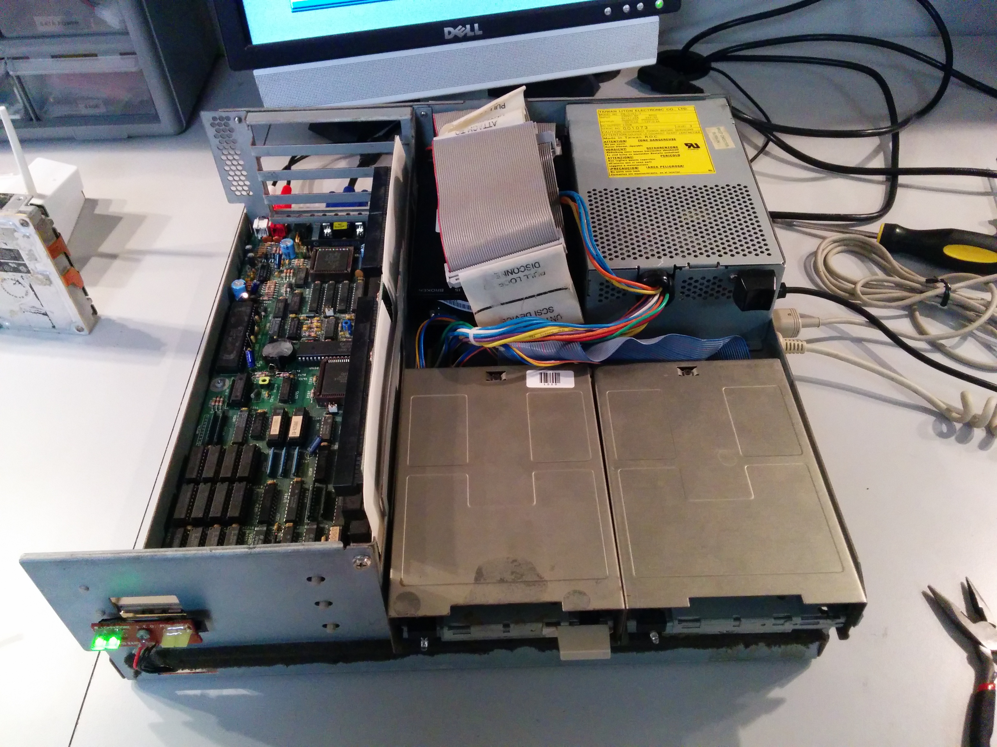 Sold Amiga 3000, NTSC, 18MB RAM, 2.1GB Hard Drive, etc. US Only