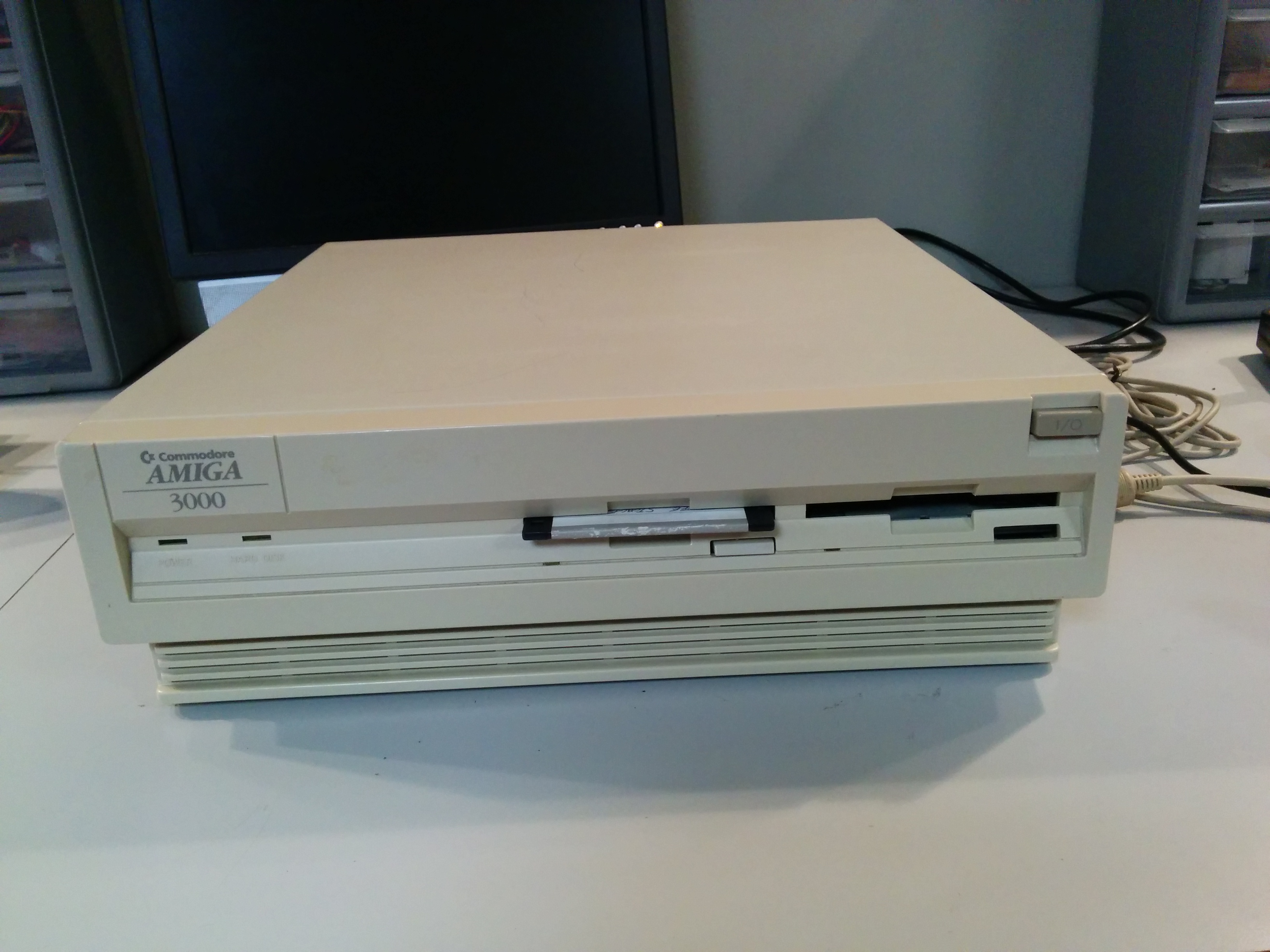 Sold Amiga 3000, NTSC, 18MB RAM, 2.1GB Hard Drive, etc. US Only