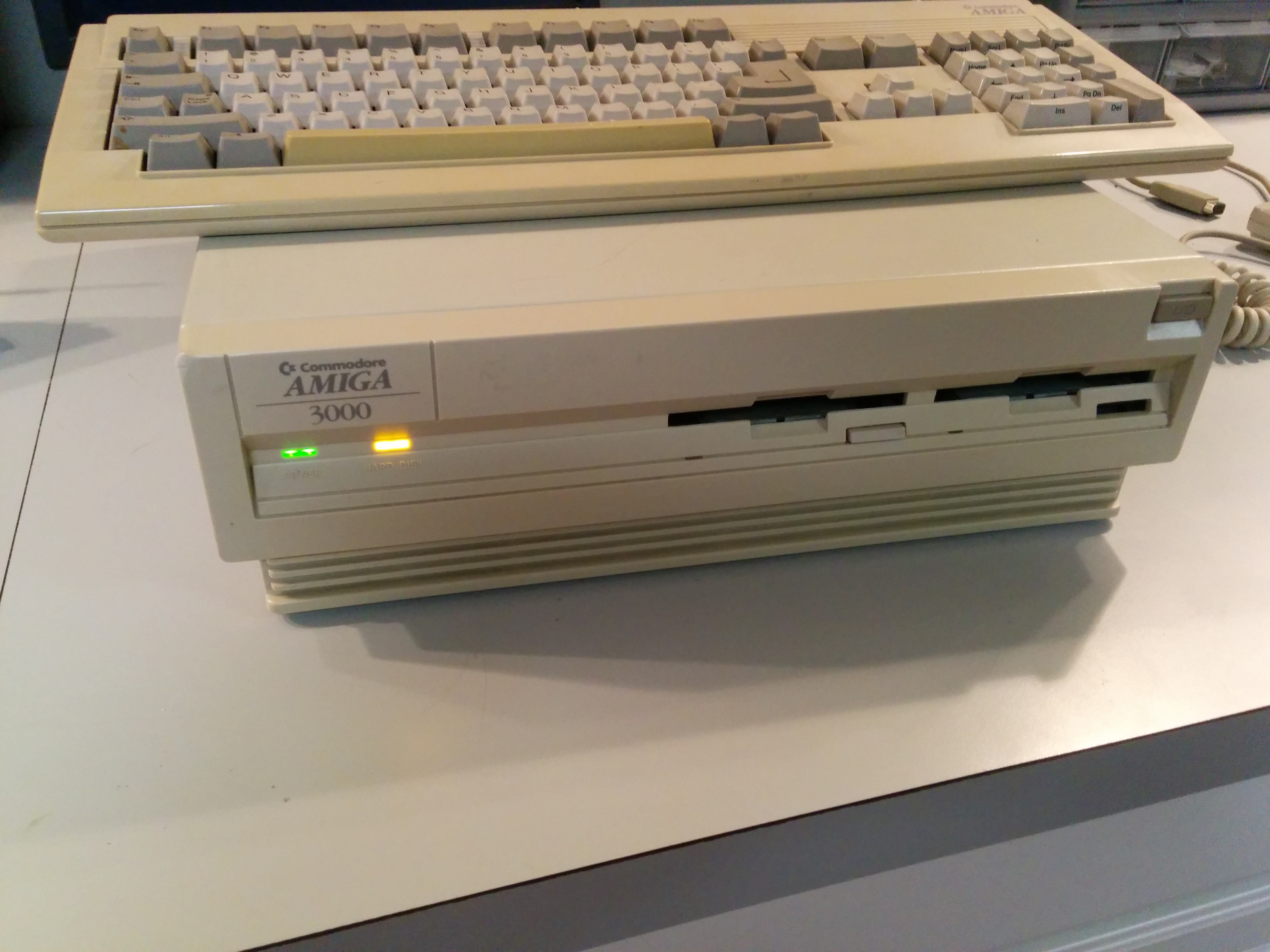 Sold Amiga 3000, NTSC, 18MB RAM, 2.1GB Hard Drive, etc. US Only